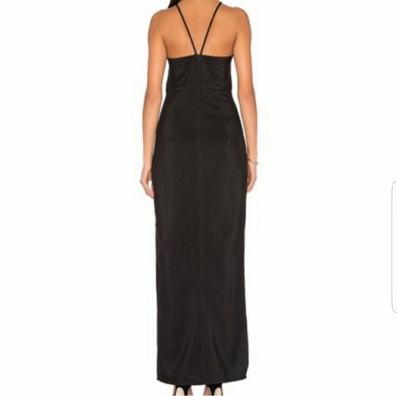 Black gown - Picture 4 of 7